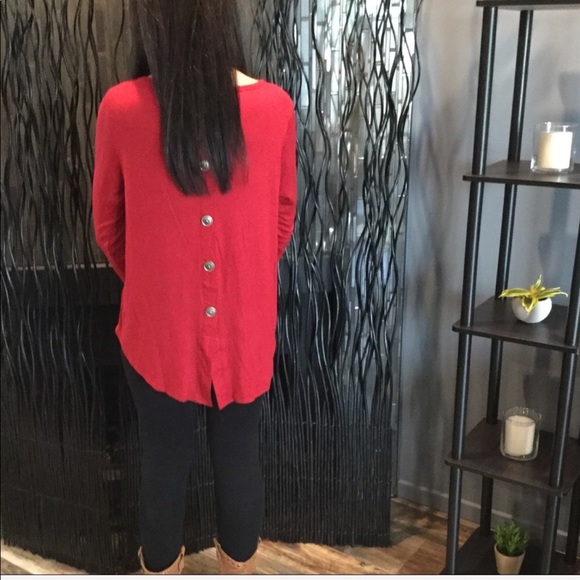 1 Small Left😍 RED LONG SLEEVE BUTTON BACK BLOUSE - Picture 4 of 6